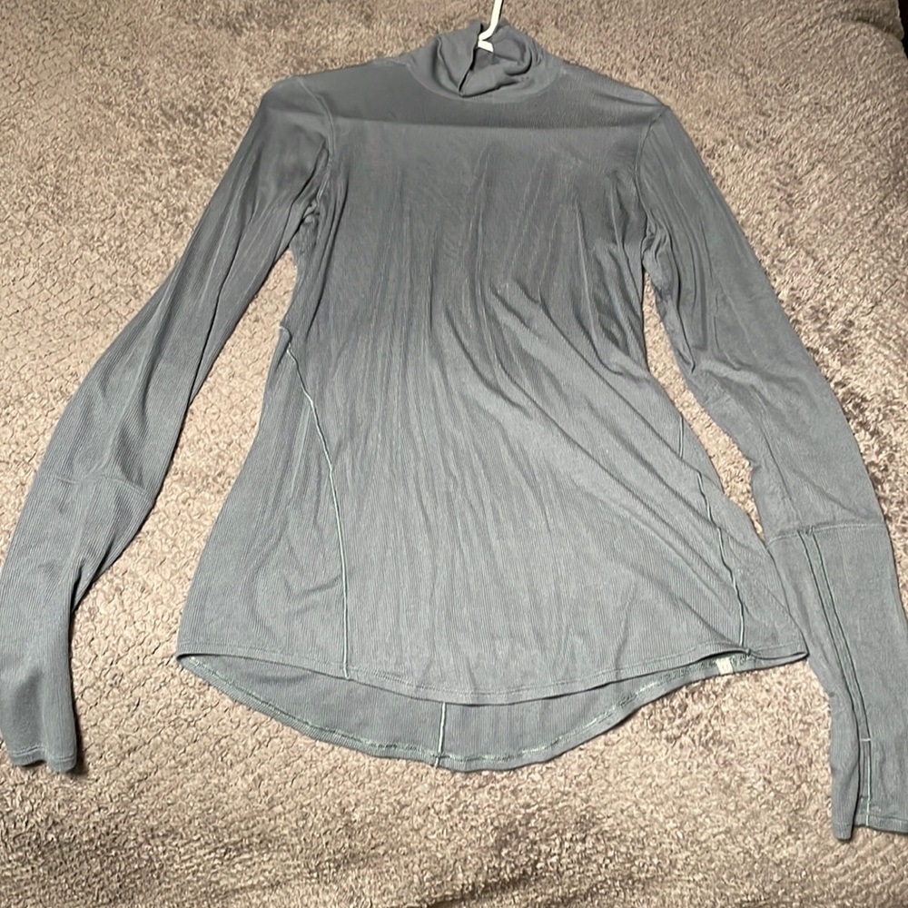 Lululemon mock turtleneck grey blue color like new
